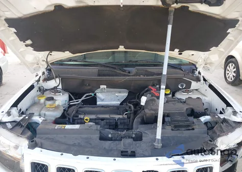 2016 Jeep Compass Sport z USA, uszkodzony, nr VIN 1C4NJCBA3GD815094